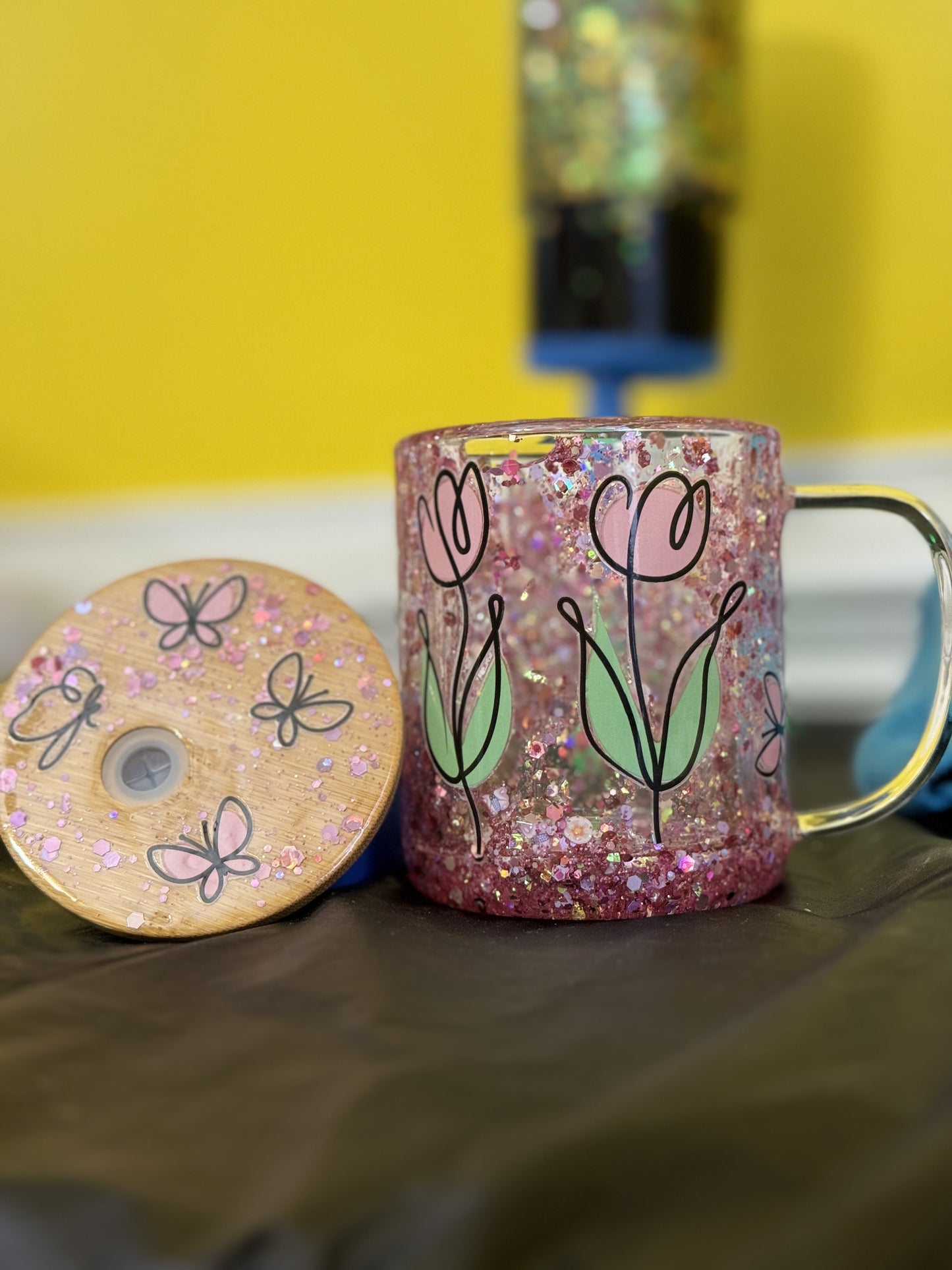9 oz glitter globe glass cup