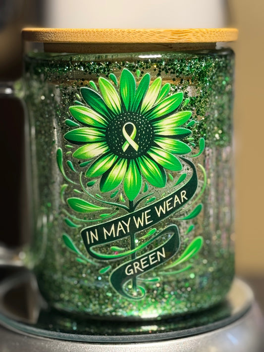 9 oz Snow Globe Glass Mug